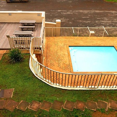 L'escalier Cabanas 107 Amanzimtoti Exterior foto
