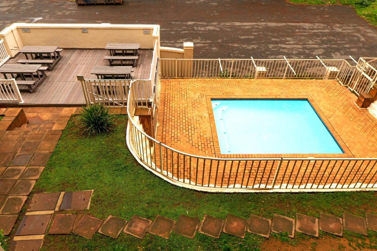 L'escalier Cabanas 107 Amanzimtoti Exterior foto